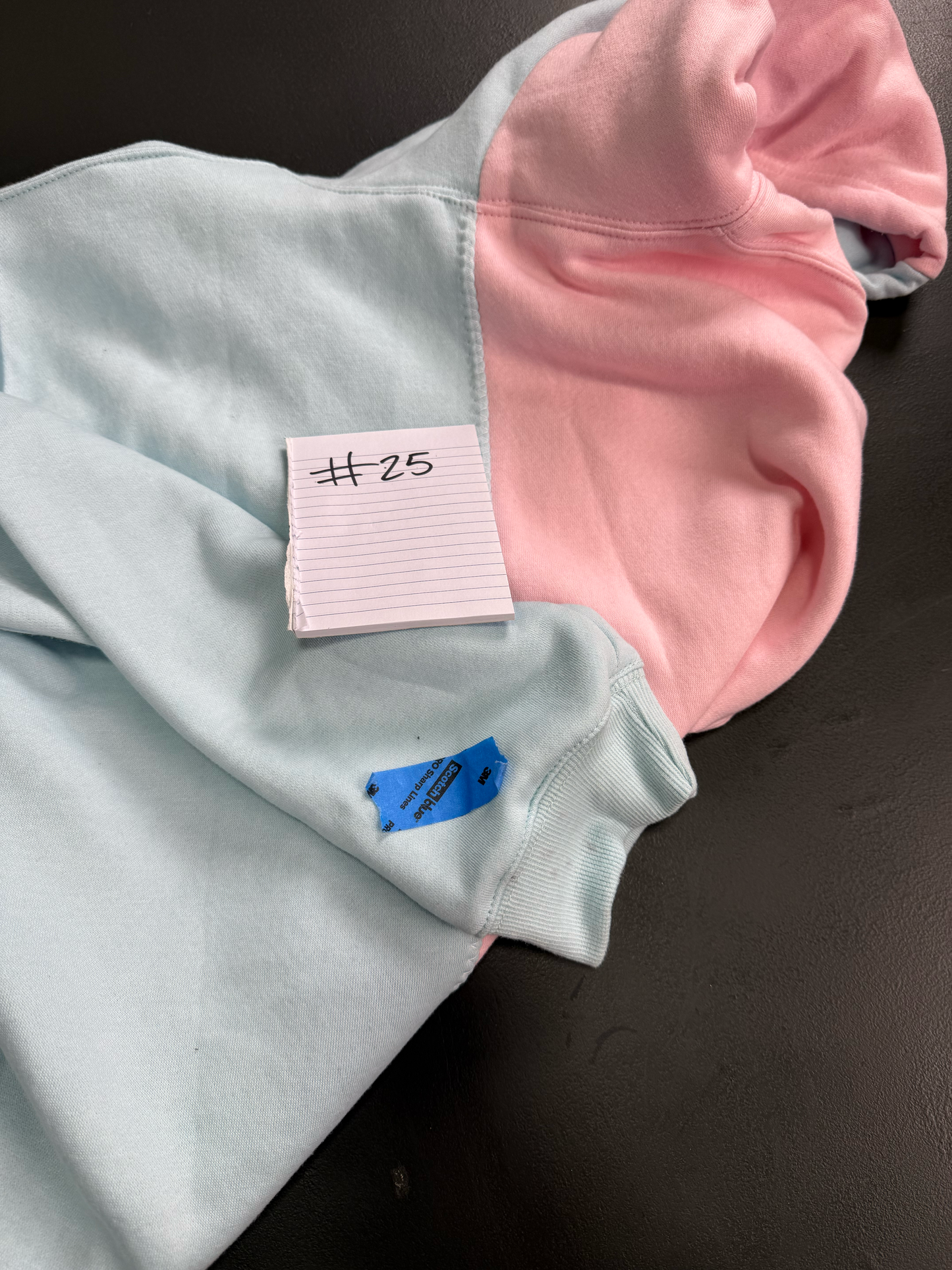 DEFECT #25 light blue / light pink (small)