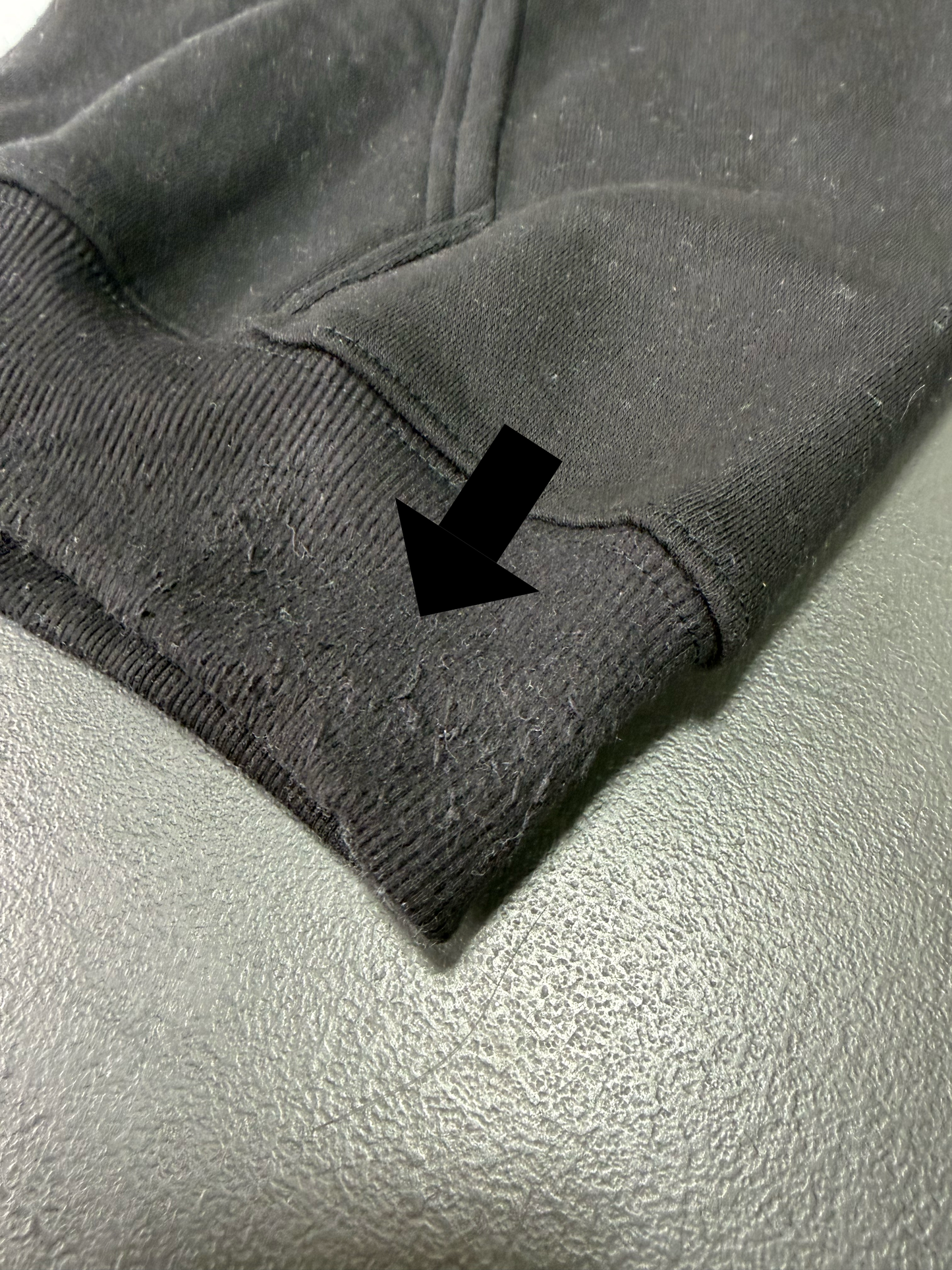 DEFECT #6 black / white (medium)