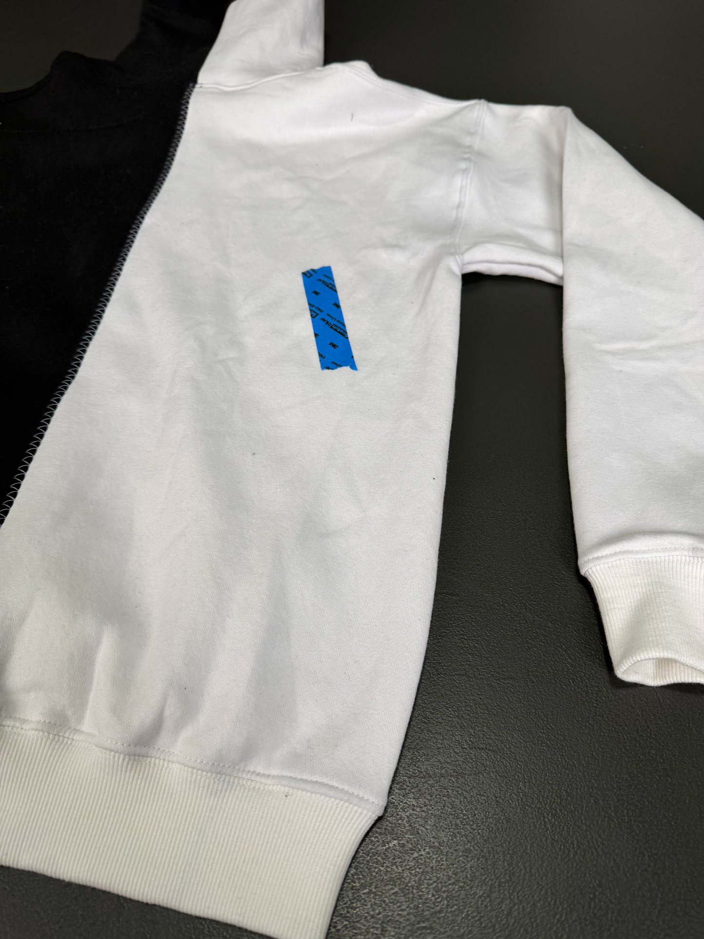 DEFECT #7 black / white (medium)